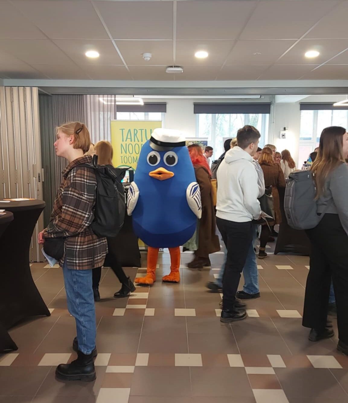 Juba mitmeid aastaid on Wikimedia Eesti võtnud enda juurde tõlkepraktikante, kes on eestikeelsesse Vikipeediasse sisukalt panustanud. Tööpõld Vikipeedias on lai